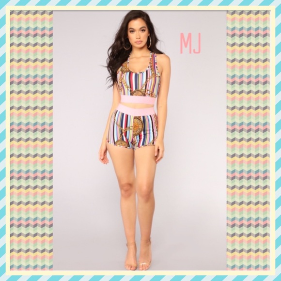 🎀Stripe Short Set 🎀 - Picture 2 of 5